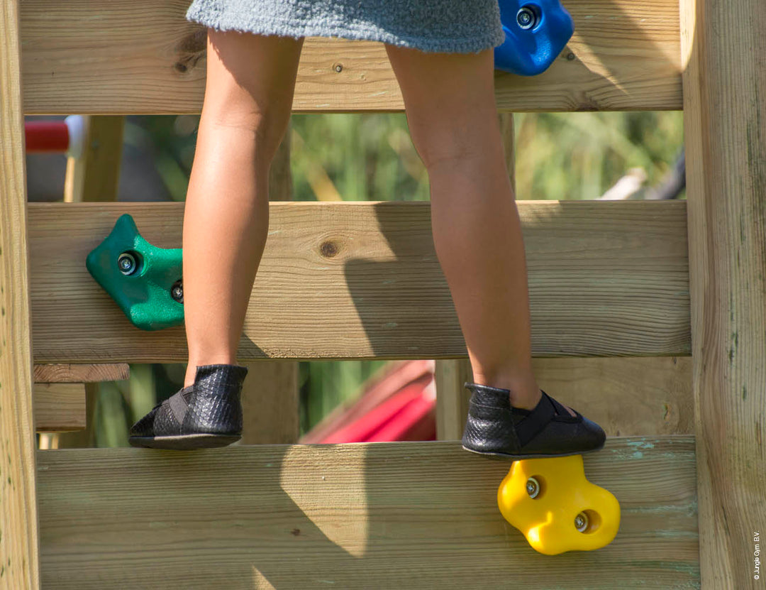 Jungle Cubby | Wooden climbing frame with swing & climbing net