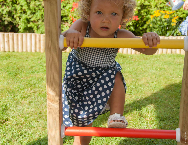 Jungle Chalet | Wooden climbing frame with swing & climbing net